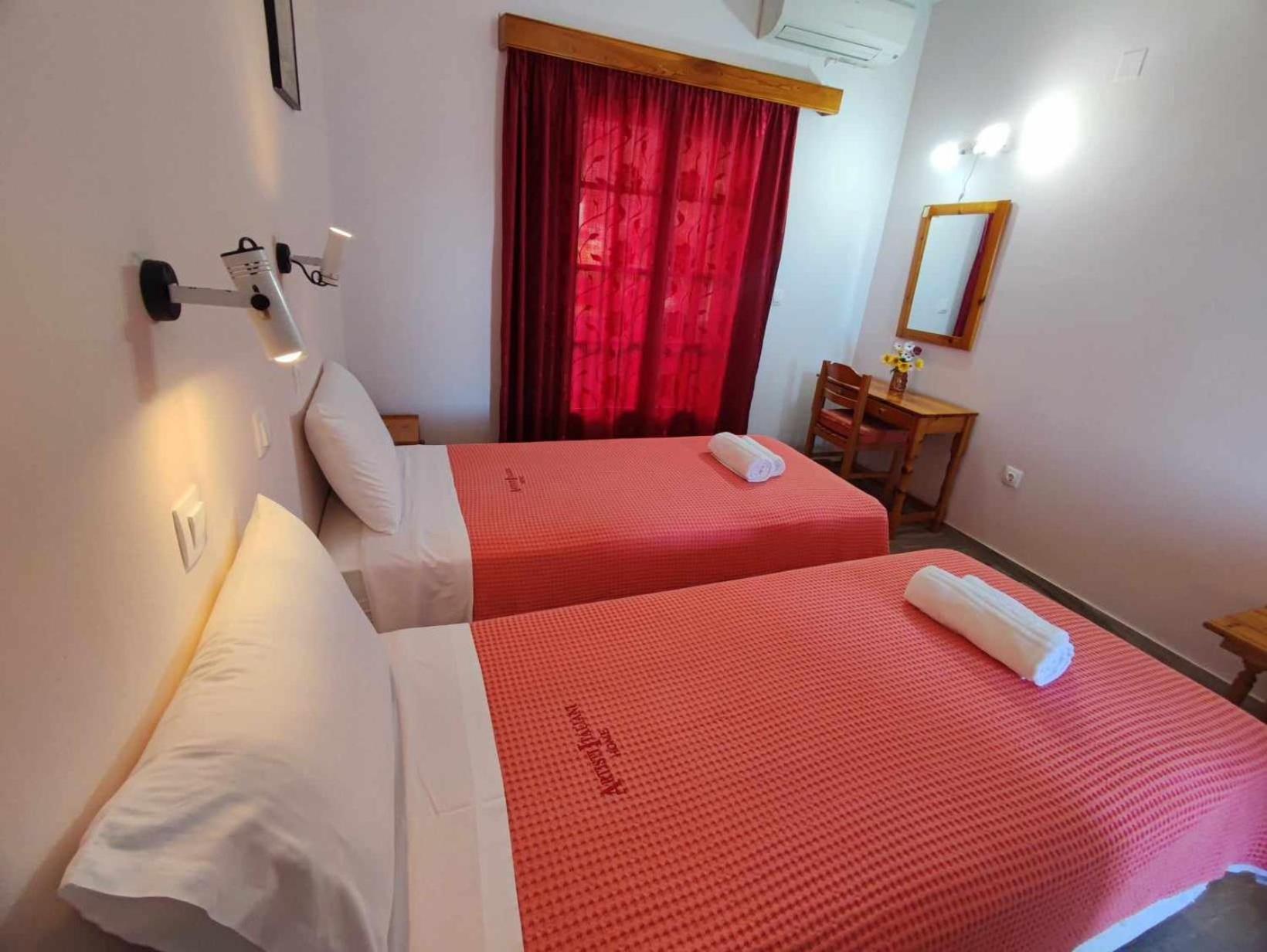Hotel Marianna House Agios Georgios Pagon Esterno foto