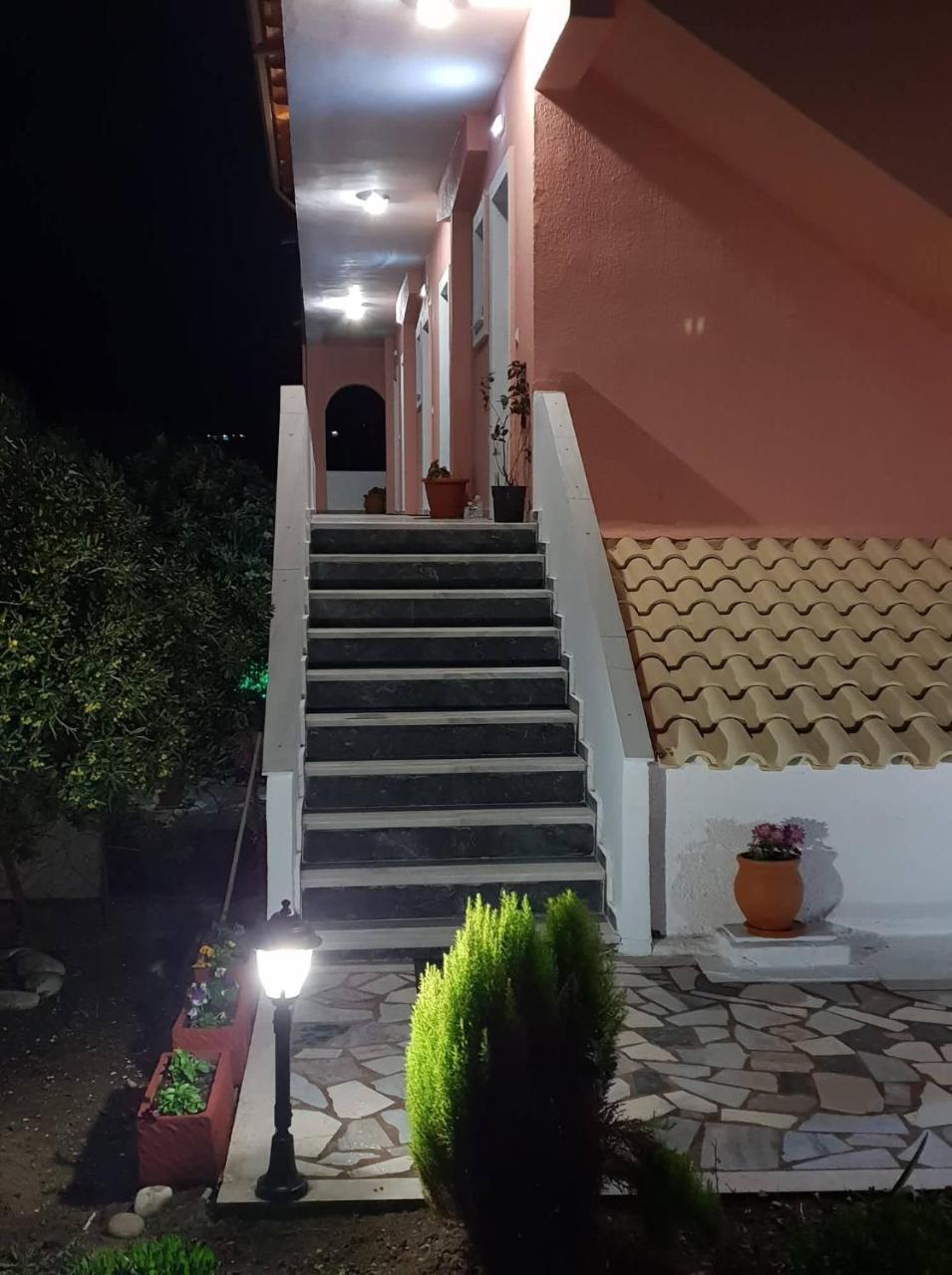 Hotel Marianna House Agios Georgios Pagon Esterno foto